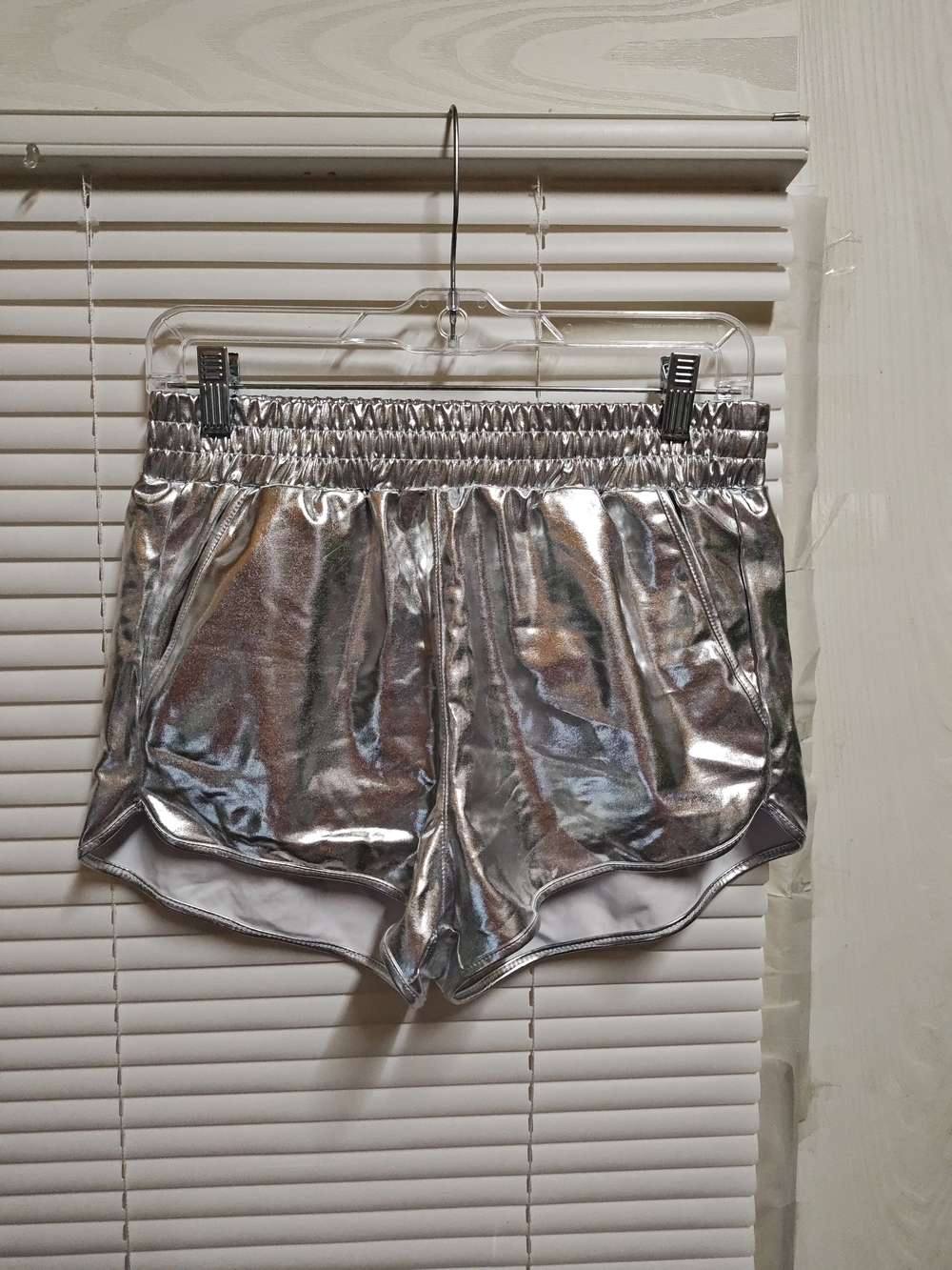 Source Unknown Metallic Silver Women Shorts